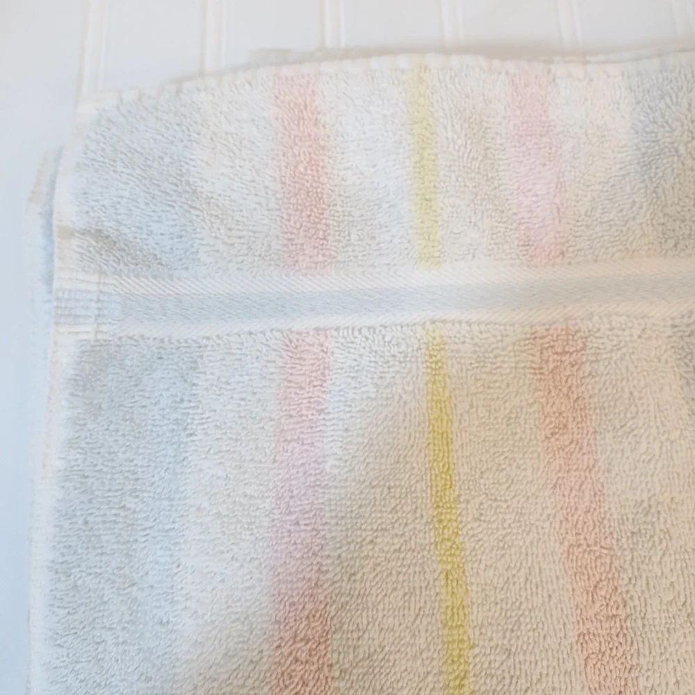 Vtg Stevens Tri-Color Retro Striped Terry Bath Towel Pink Peach 100 Cotton 40x24